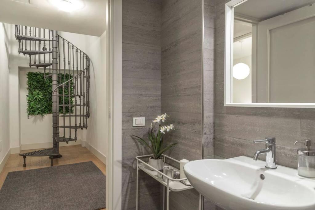 Palazzo Tergesteo Tirabora Suite Apartments Τεργέστη Εξωτερικό φωτογραφία