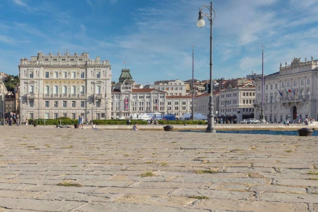 Palazzo Tergesteo Tirabora Suite Apartments Τεργέστη Εξωτερικό φωτογραφία